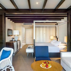 Junior Suite Swim up single room
